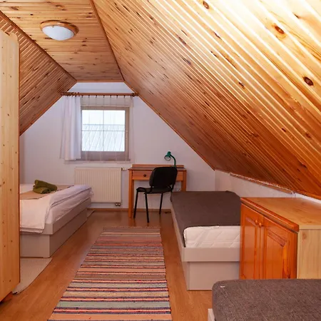 Holiday home Dovolenkovy Dom Javor