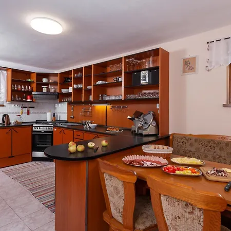 Holiday home Dovolenkovy Dom Javor *