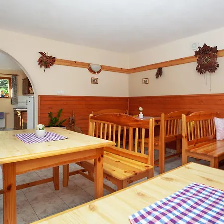 Holiday home Dovolenkovy Dom Javor Zdiar