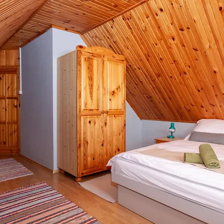 Holiday home Dovolenkovy Dom Javor