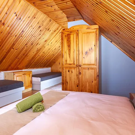 Holiday home Dovolenkovy Dom Javor Zdiar